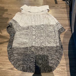 Old Navy Grey Turtle Neck Poncho Sweater, Size Small